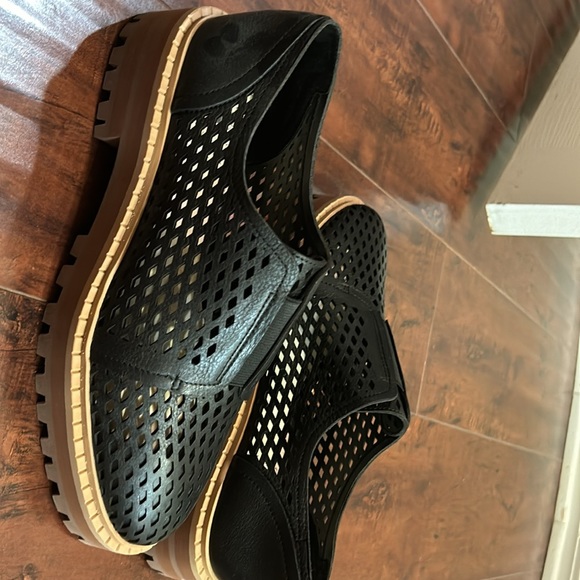 Brand new Vince Camuto - Picture 3 of 4